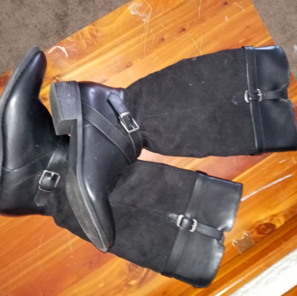 Ladies boots